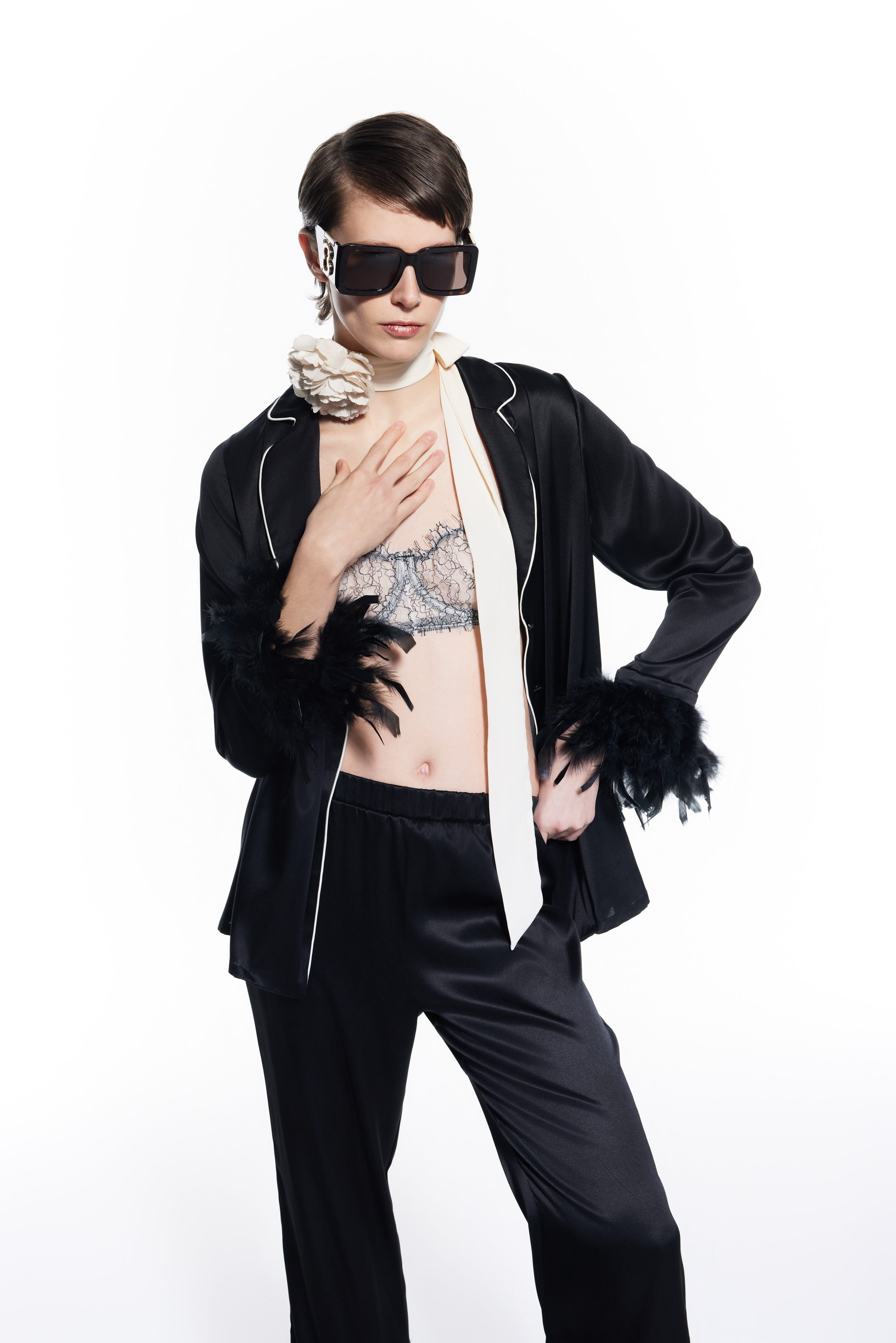 Juven Black Silk Feathered Pijamas Set.