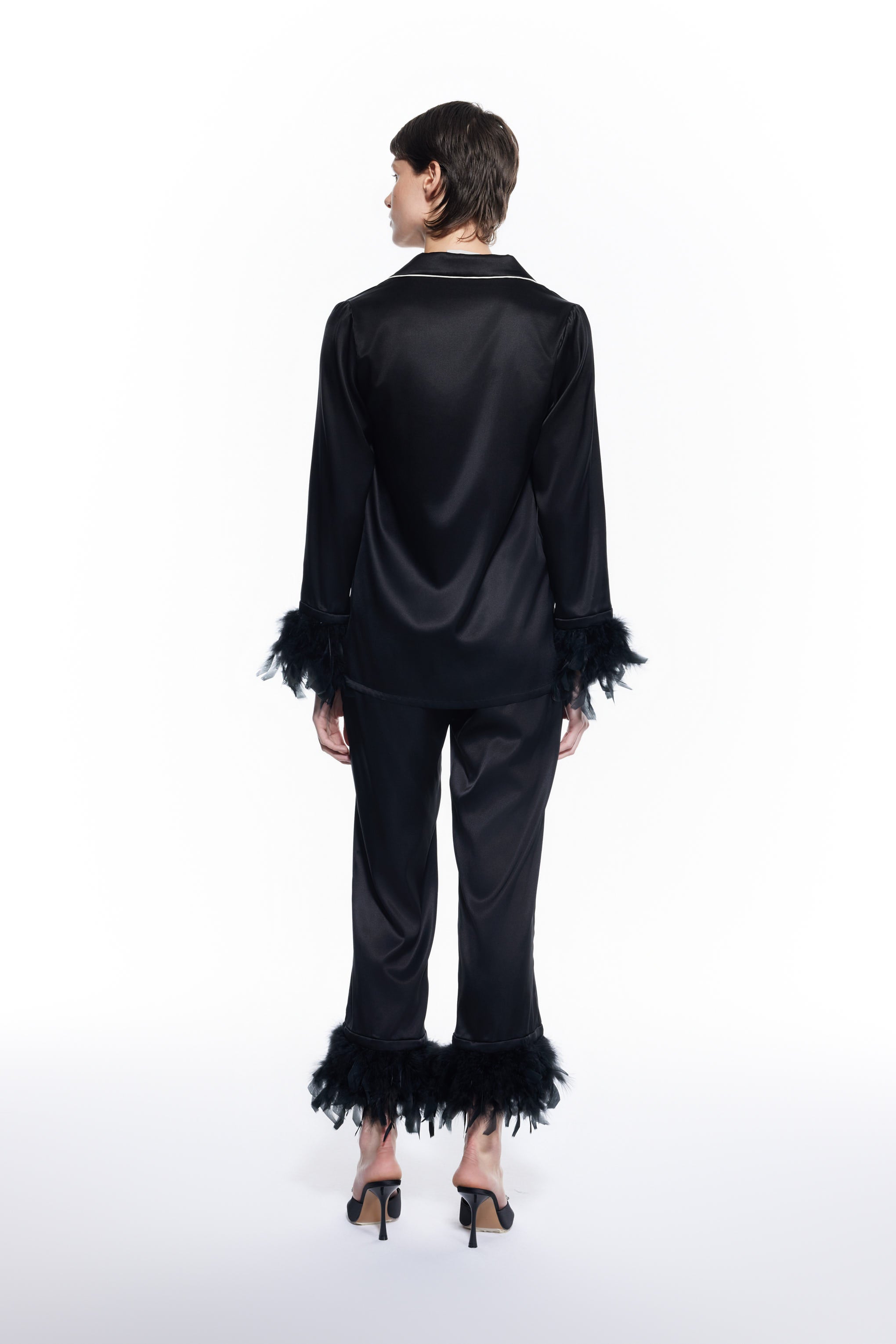 Juven Black Silk Feathered Pijamas Set.